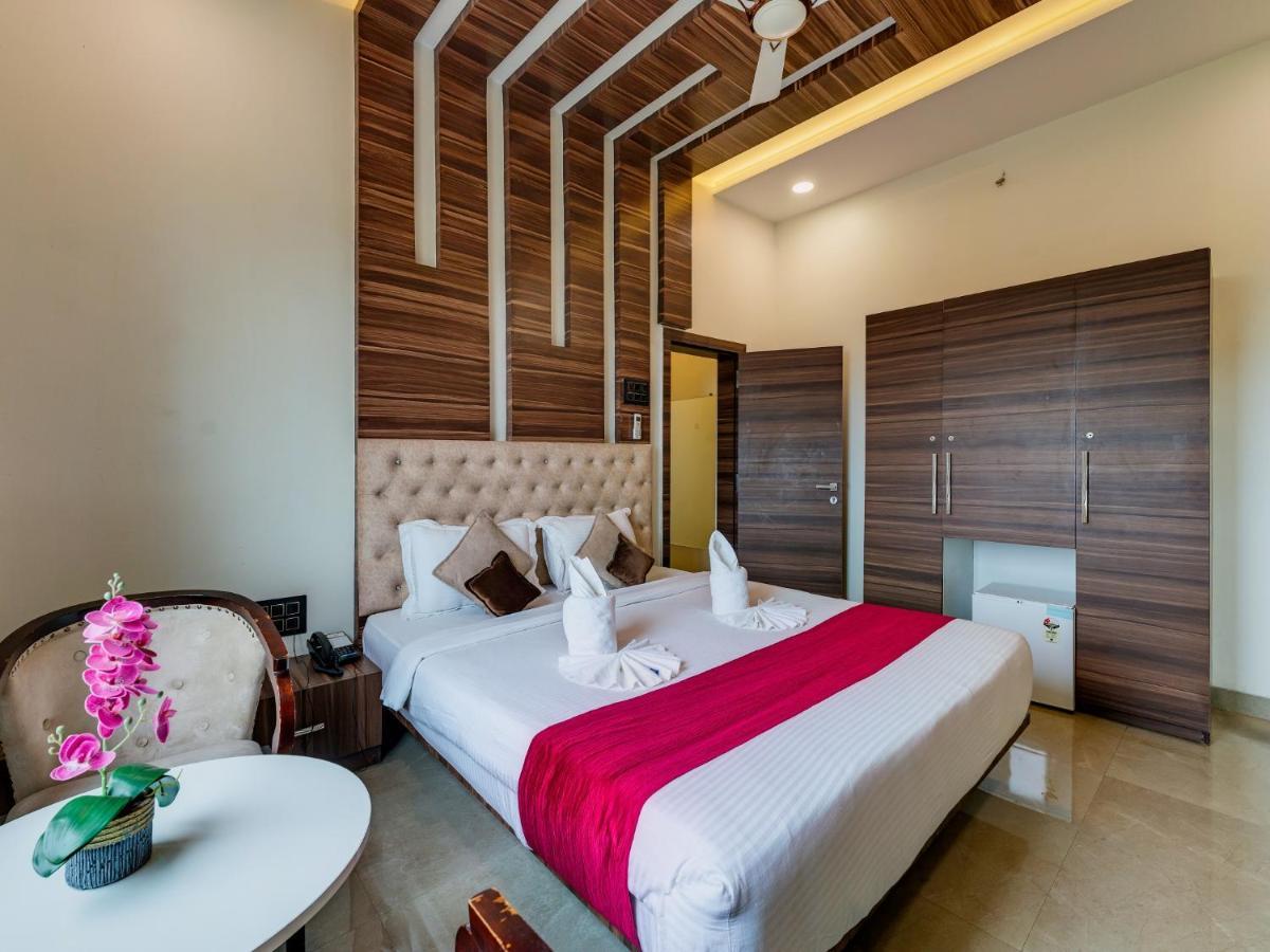 โรงแรมจันทราทีป รีเจนซี Dhule ภายนอก รูปภาพ