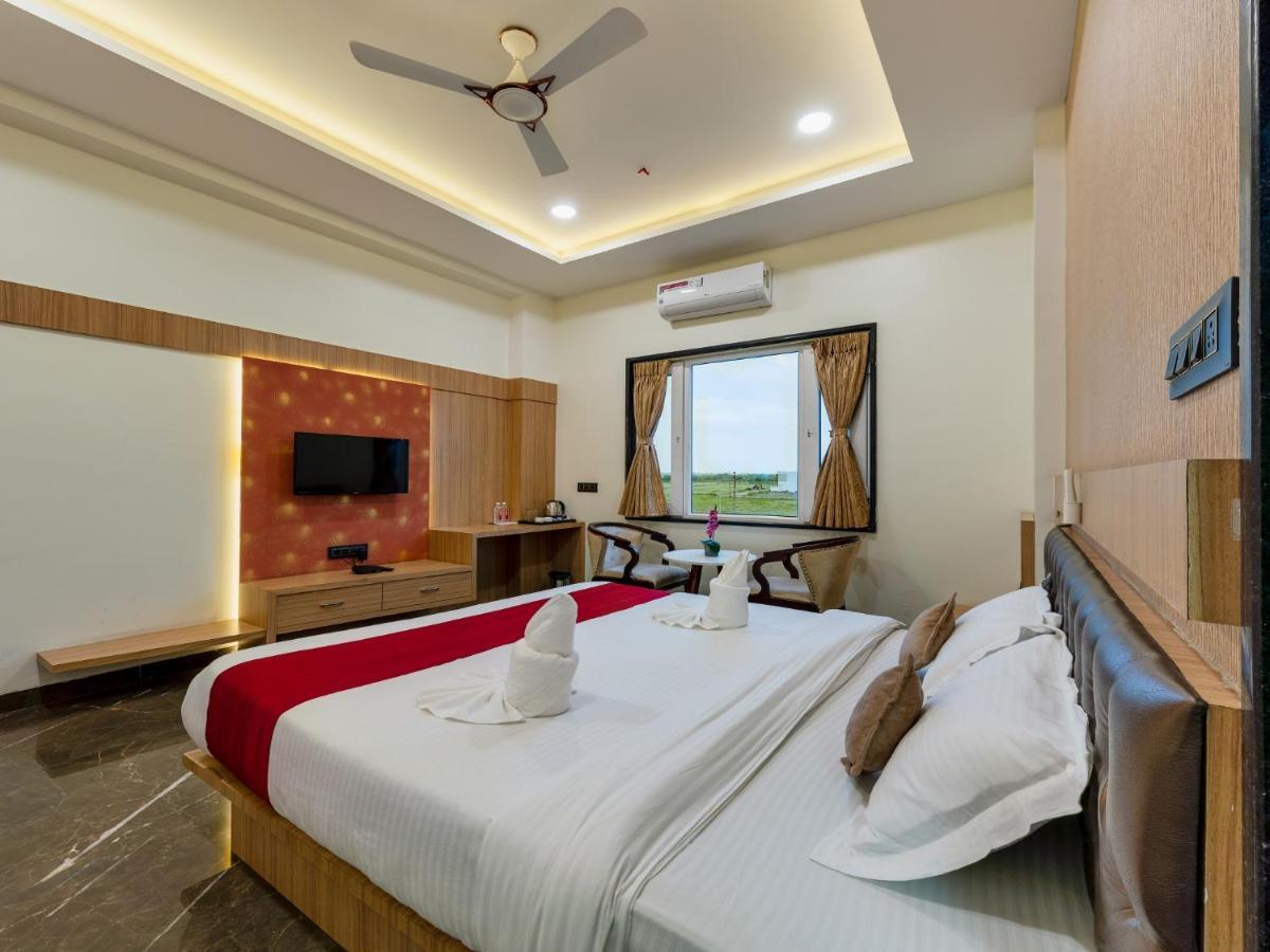 โรงแรมจันทราทีป รีเจนซี Dhule ภายนอก รูปภาพ