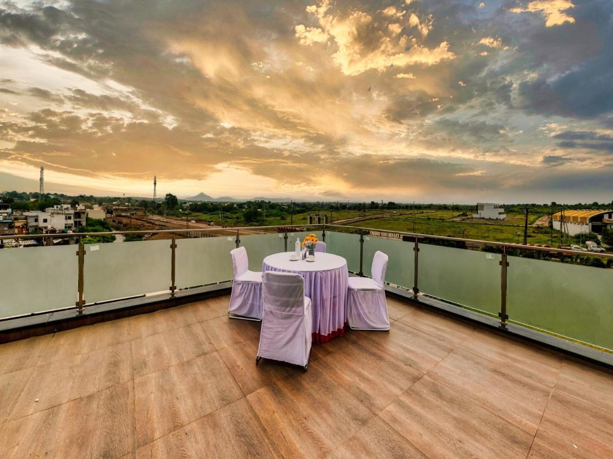 โรงแรมจันทราทีป รีเจนซี Dhule ภายนอก รูปภาพ