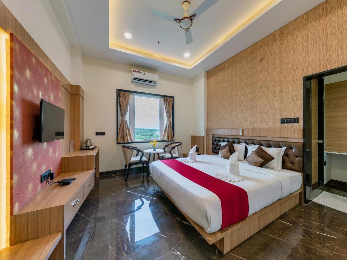 โรงแรมจันทราทีป รีเจนซี Dhule ภายนอก รูปภาพ